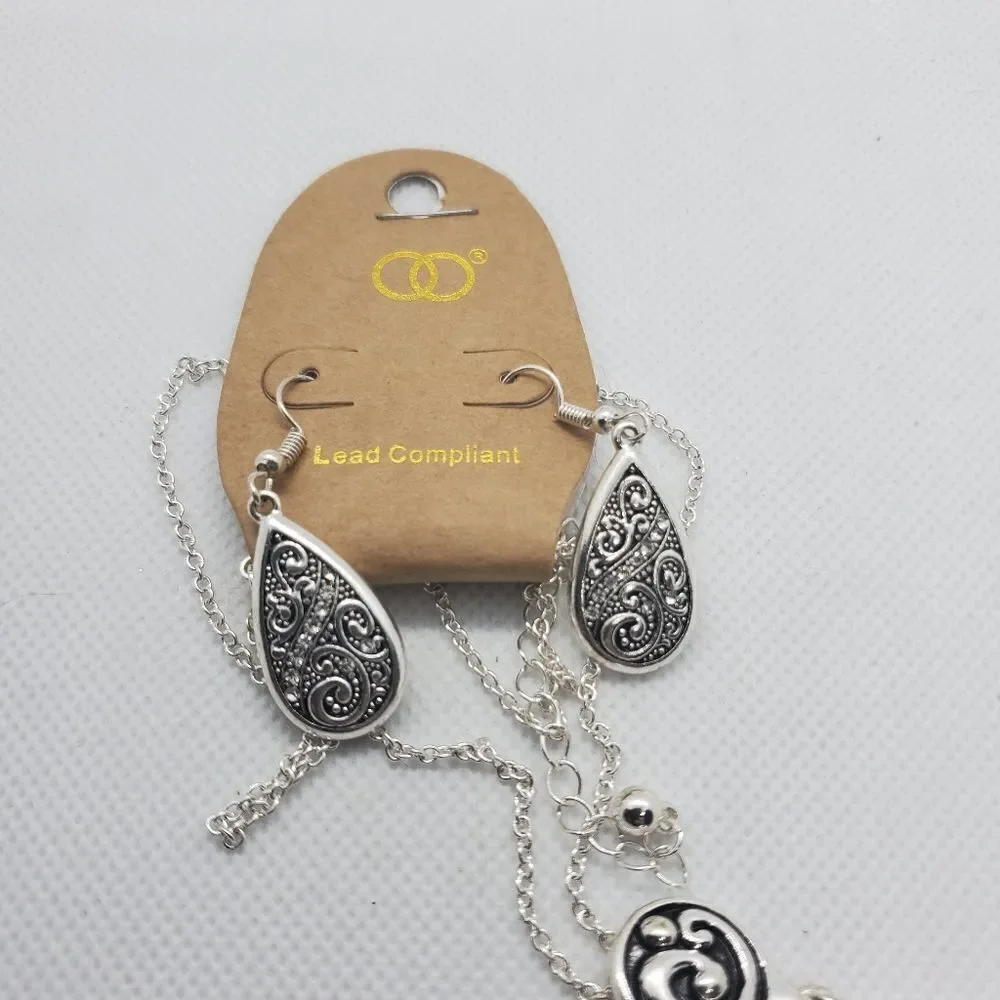 NWT Silver & Black Necklace & Earrings Set